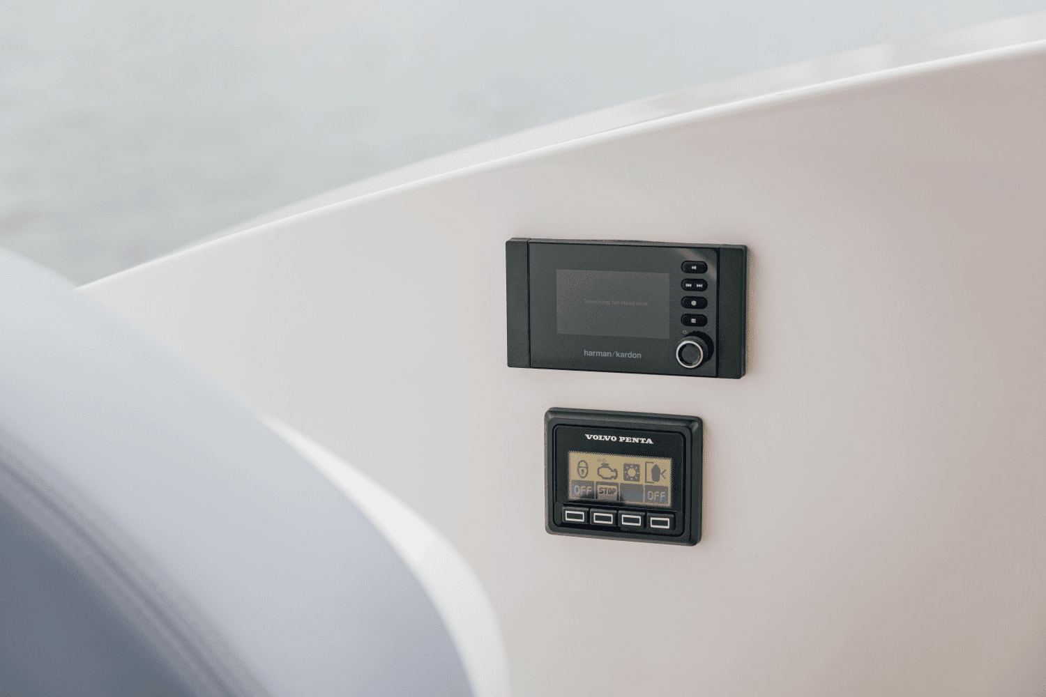 2026 Cruisers Yachts 57 FLY Image Thumbnail #19