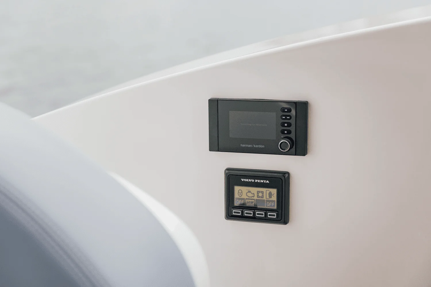 2026 Cruisers Yachts 57 FLY Image Thumbnail #19