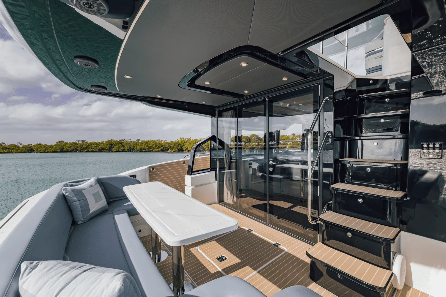 2026 Cruisers Yachts 57 FLY Image Thumbnail #36