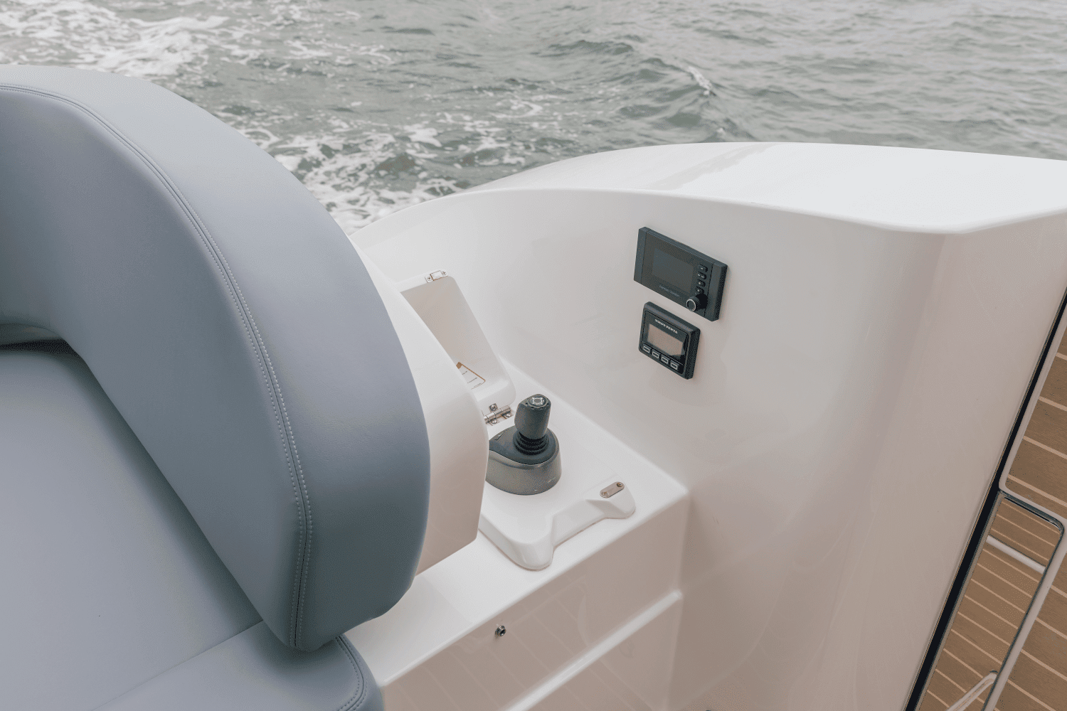 2026 Cruisers Yachts 57 FLY Image Thumbnail #23