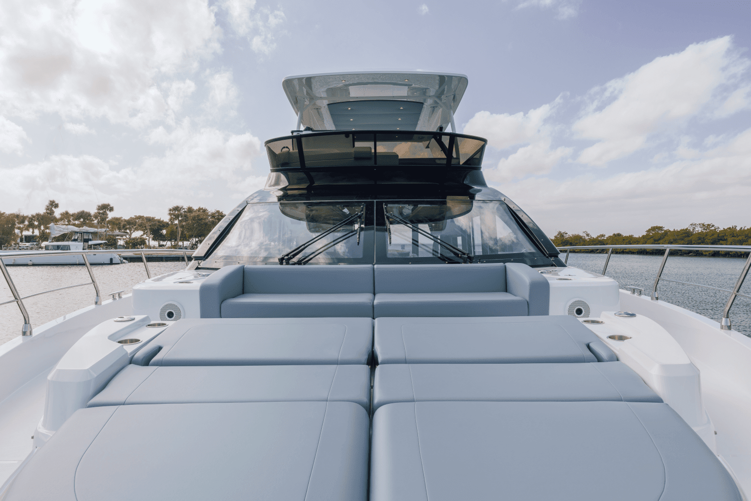 2026 Cruisers Yachts 57 FLY Image Thumbnail #54