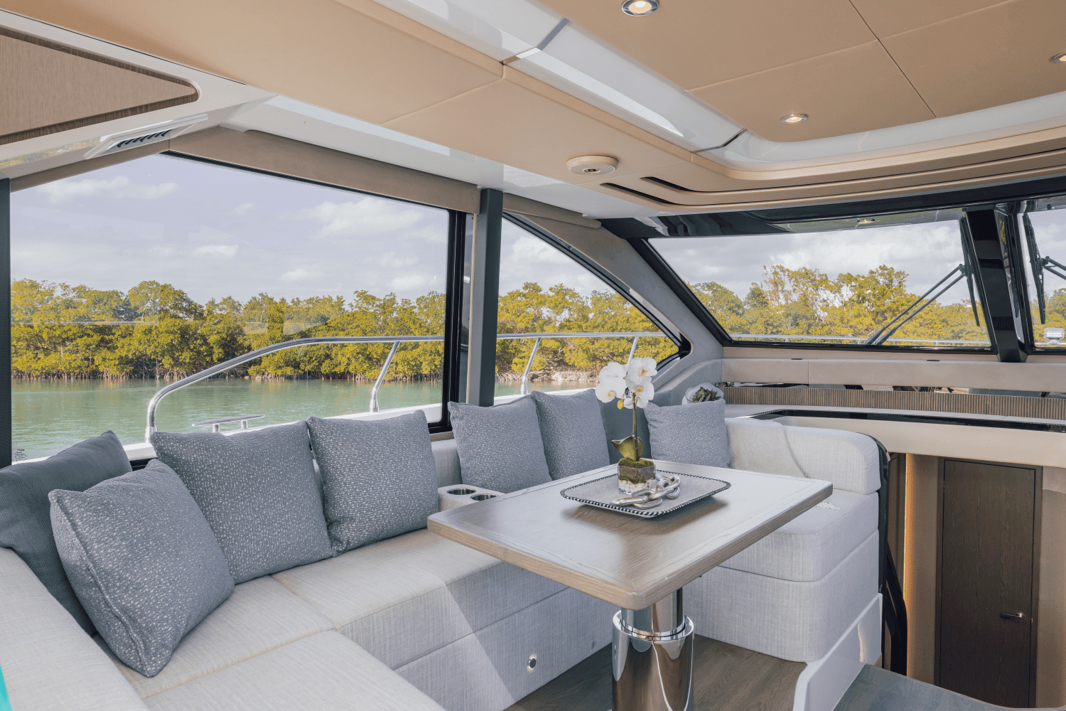 2026 Cruisers Yachts 57 FLY Image Thumbnail #59