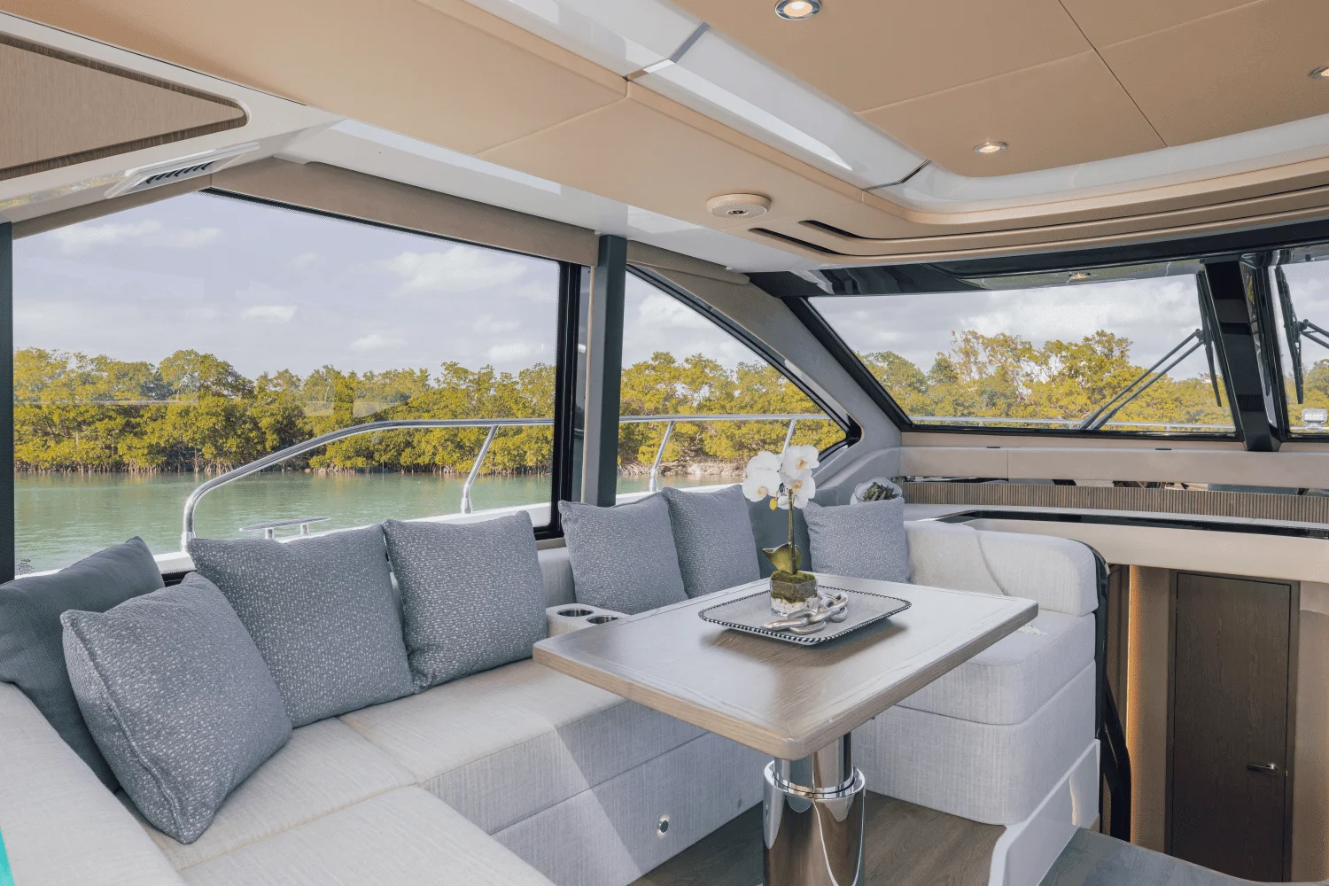 2026 Cruisers Yachts 57 FLY Image Thumbnail #59