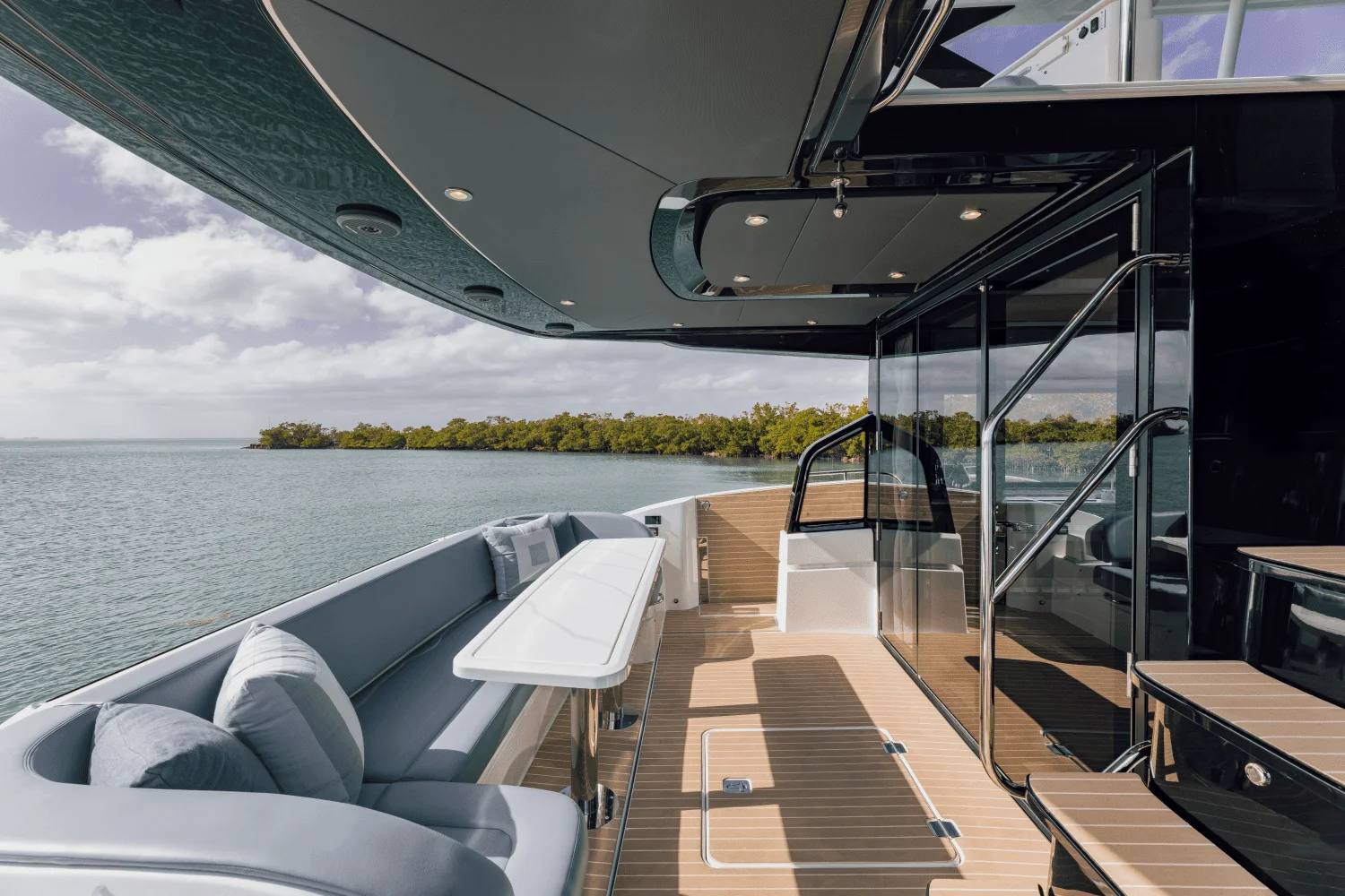 2026 Cruisers Yachts 57 FLY Image Thumbnail #37