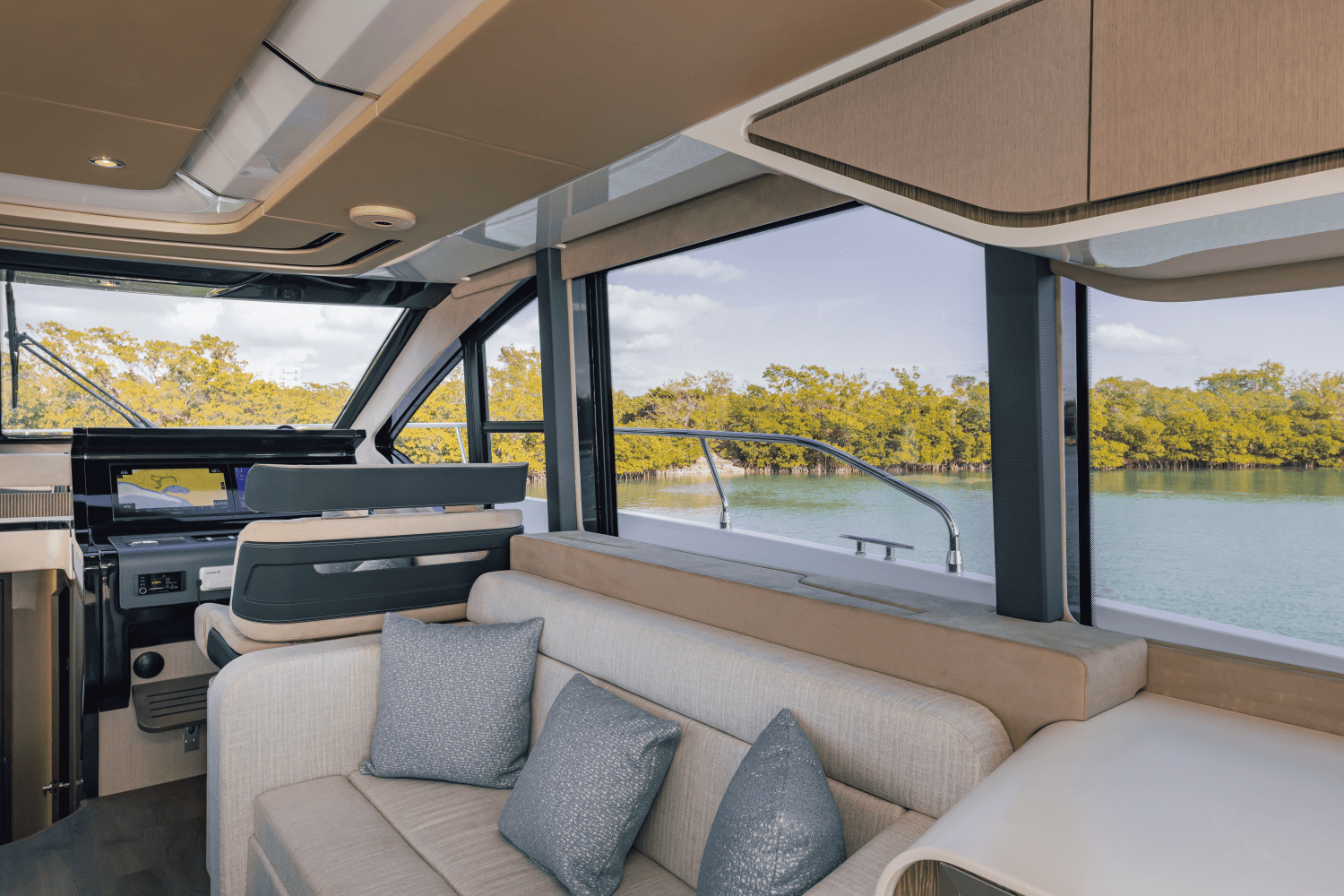 2026 Cruisers Yachts 57 FLY Image Thumbnail #64