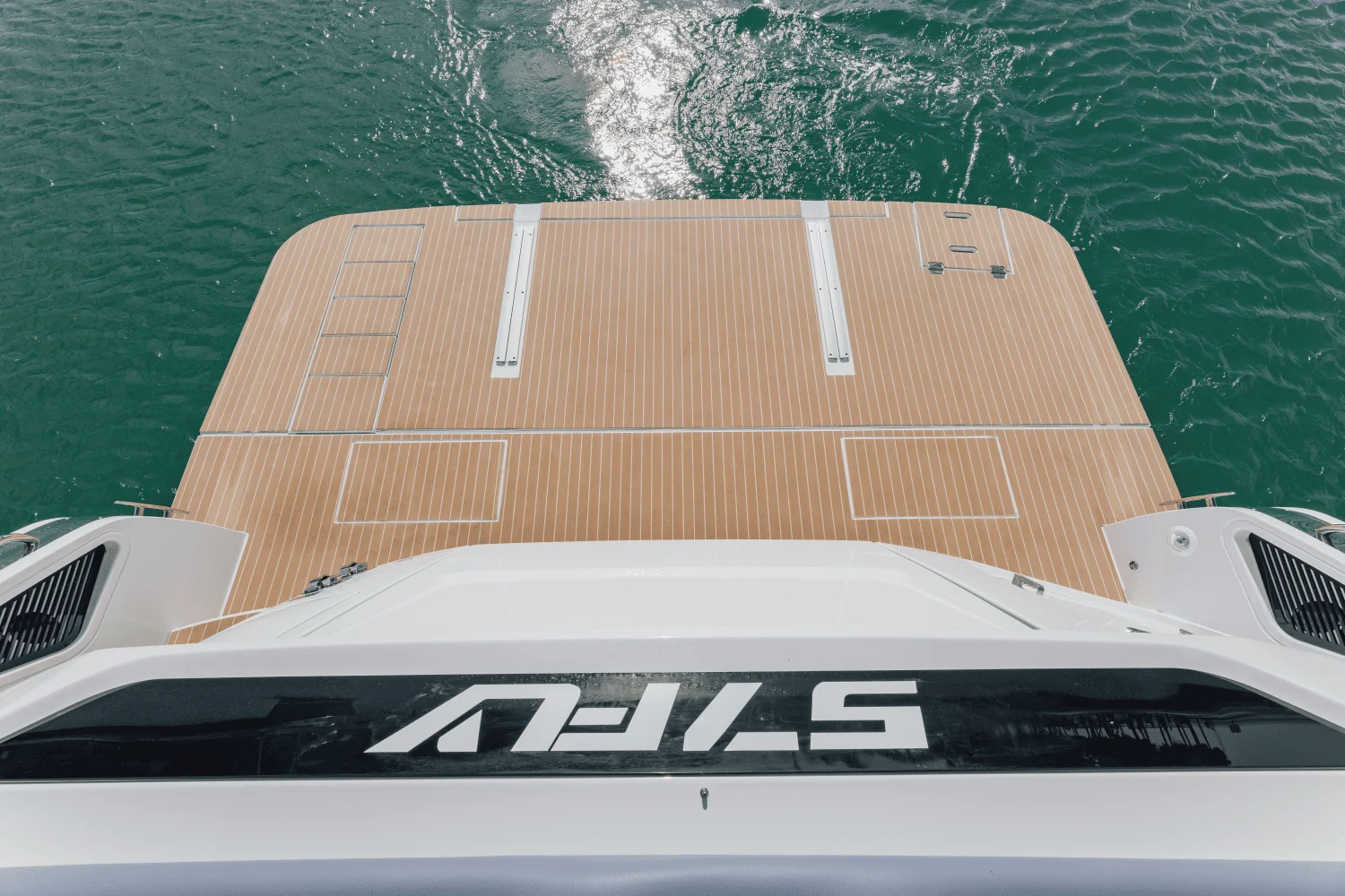 2026 Cruisers Yachts 57 FLY Image Thumbnail #41