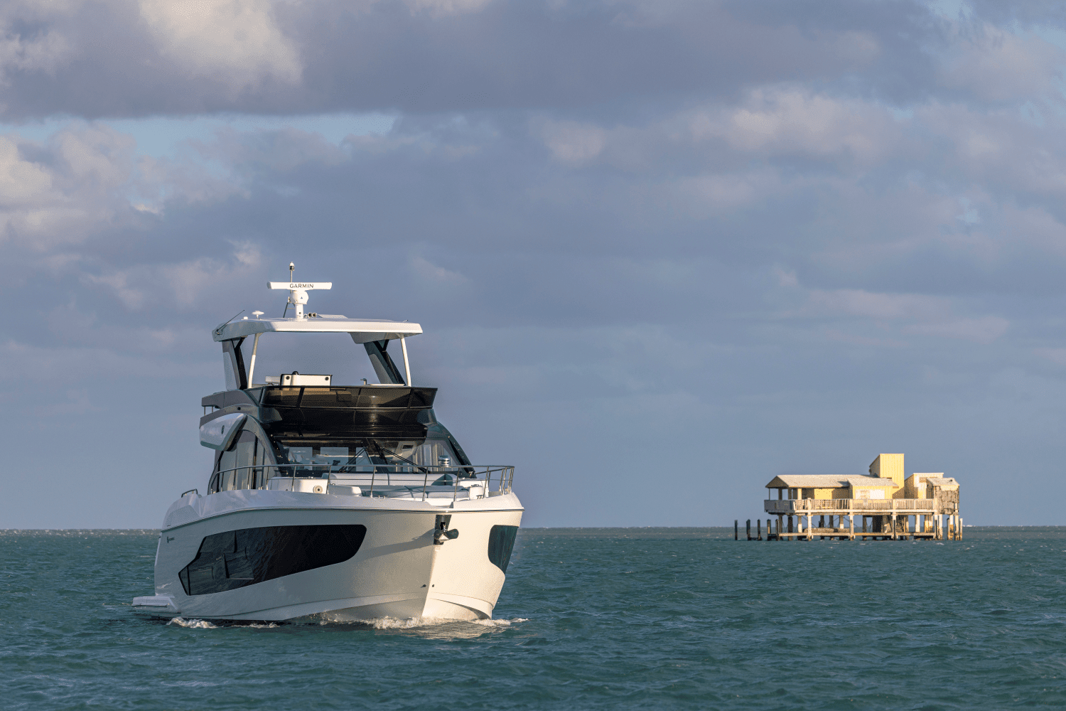 2026 Cruisers Yachts 57 FLY Image Thumbnail #33