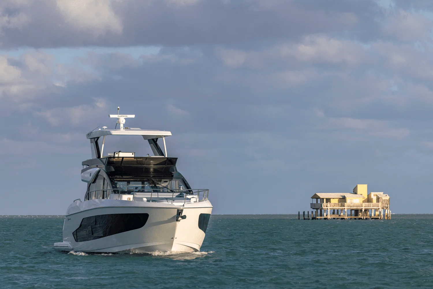 2026 Cruisers Yachts 57 FLY Image Thumbnail #33