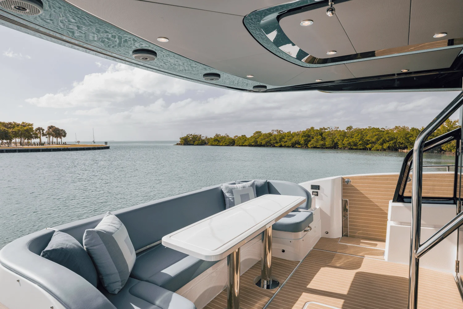 2026 Cruisers Yachts 57 FLY Image Thumbnail #42