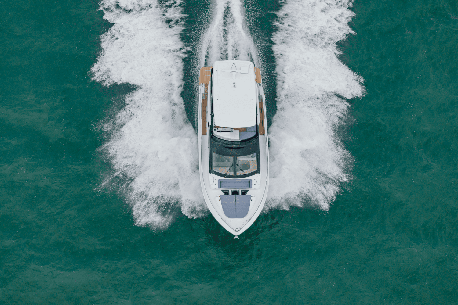 2026 Cruisers Yachts 57 FLY Image Thumbnail #3