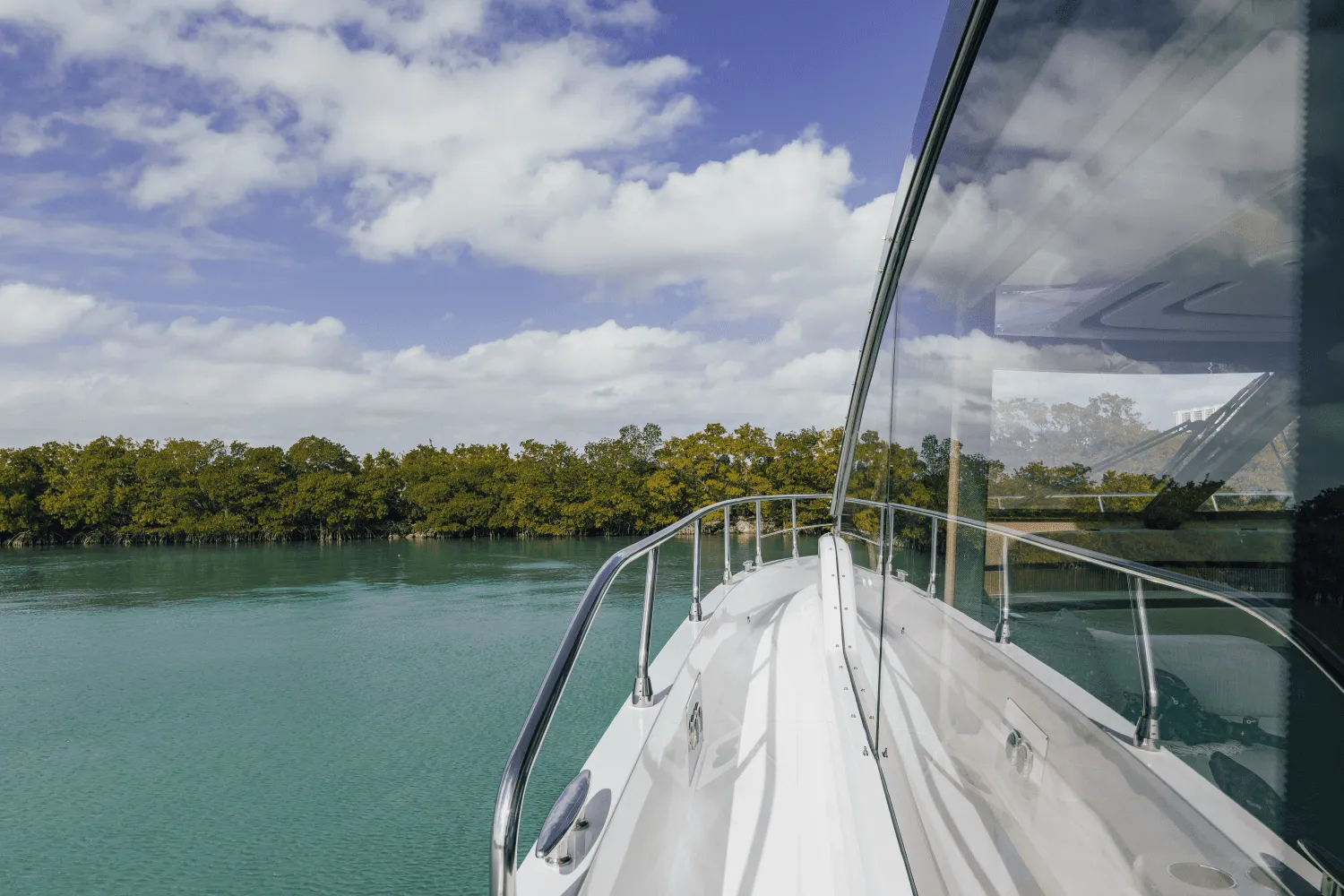 2025 Cruisers Yachts 57 FLY Image Thumbnail #40