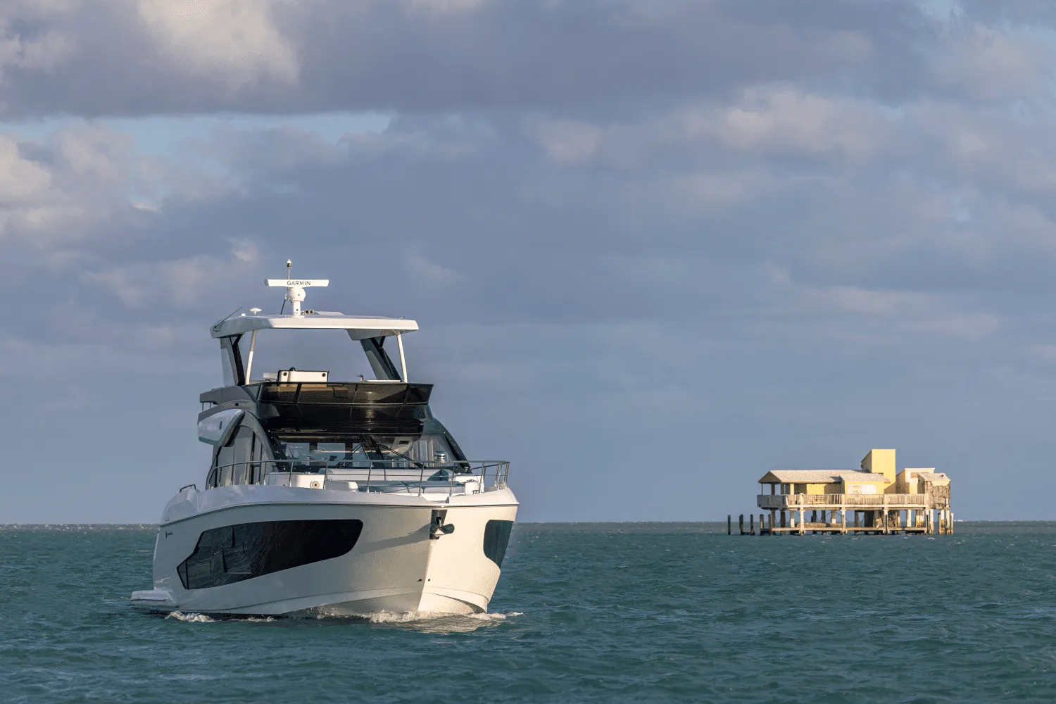 2025 Cruisers Yachts 57 FLY Image Thumbnail #33