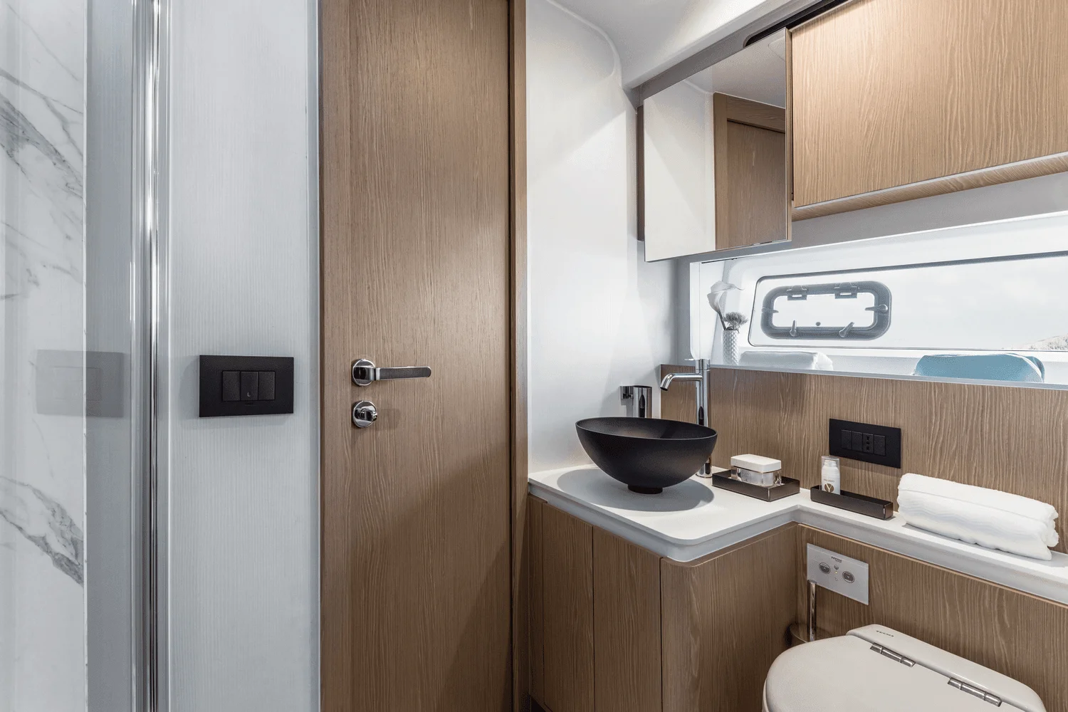 2026 Azimut Fly 53 Image Thumbnail #38