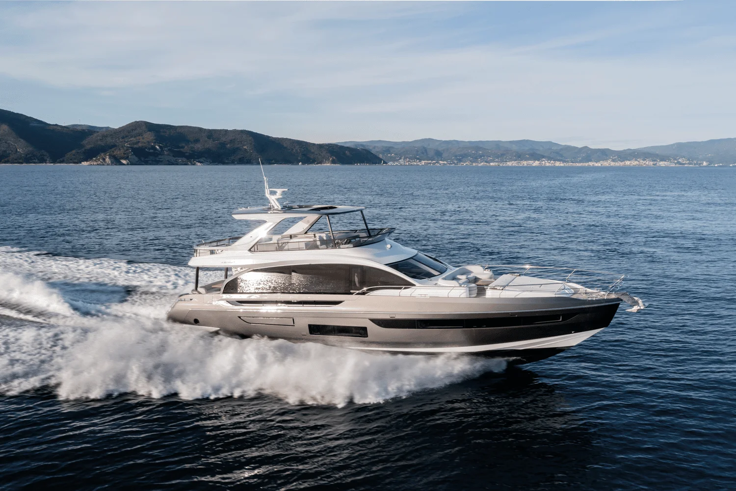 2026 Azimut
                                                             Fly 72 Image Thumbnail #3