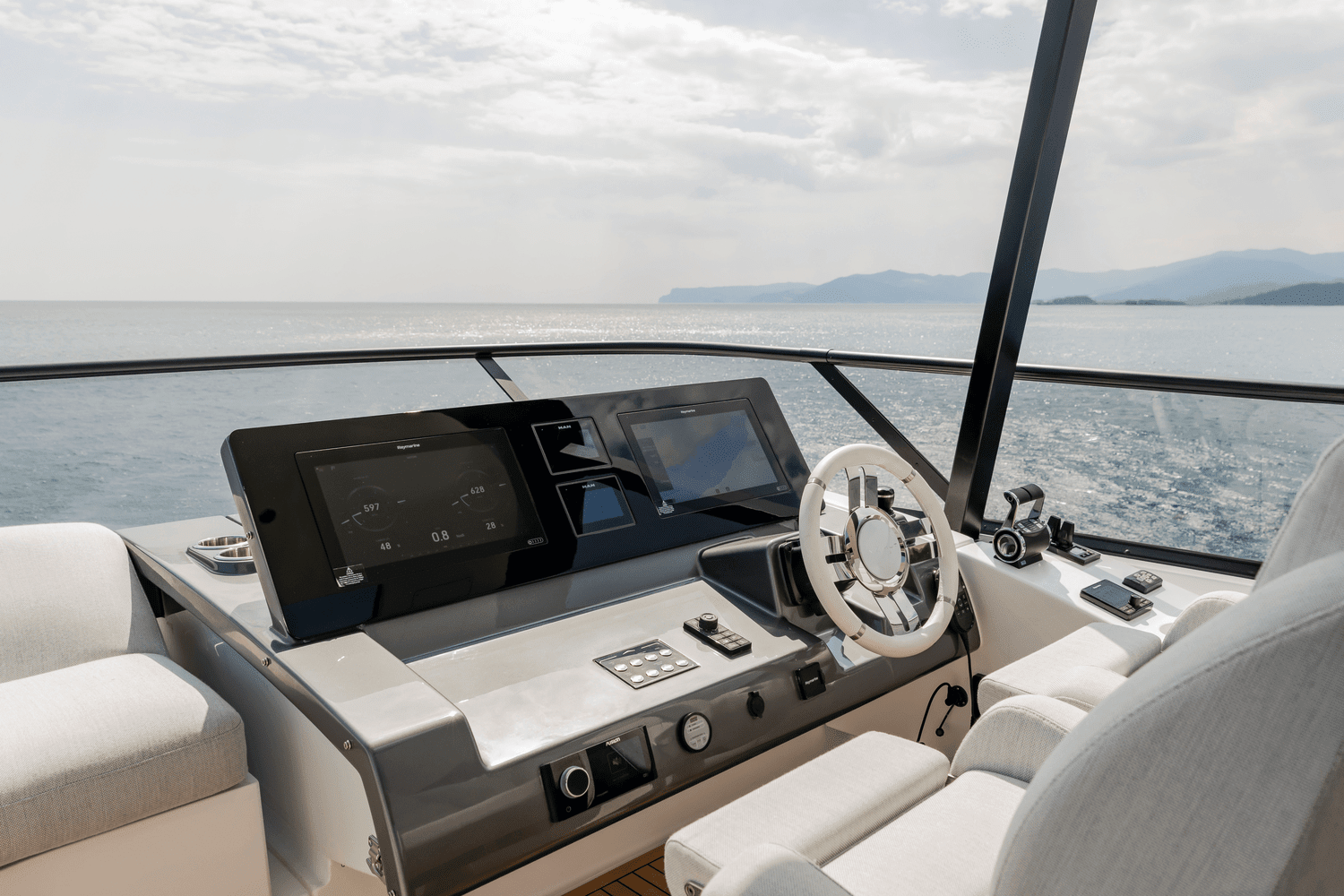 2025 Azimut
                                                             Fly 72 Image Thumbnail #20