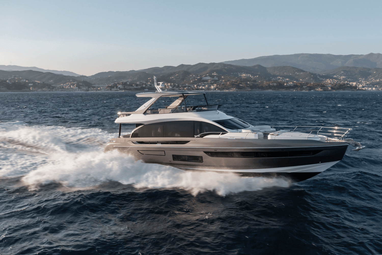 2025 Azimut
                                                             Fly 72 Image Thumbnail #5