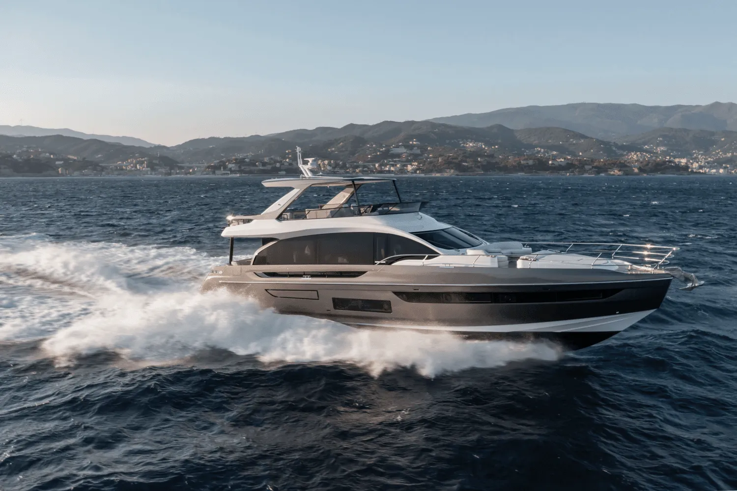 2025 Azimut Fly 72 Image Thumbnail #5