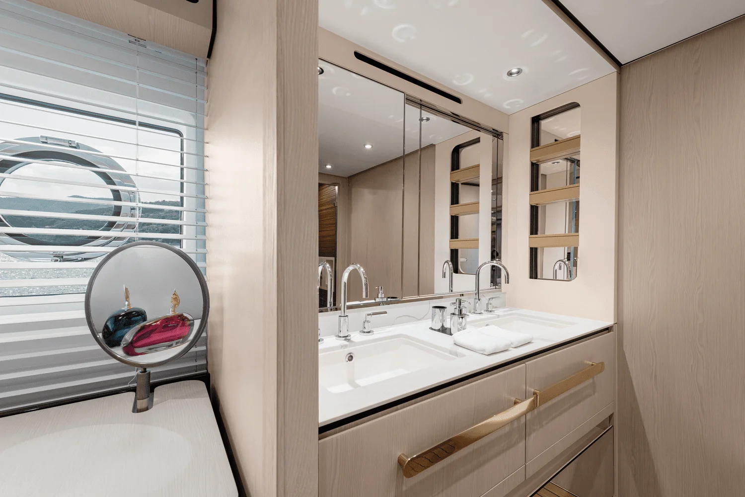 2026 Azimut Fly 78 Image Thumbnail #24