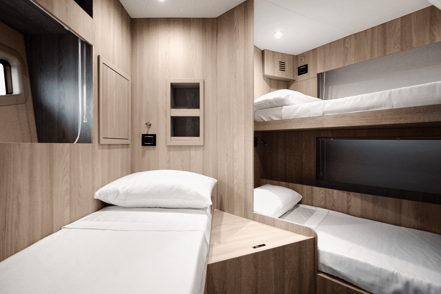 2025 Azimut
                                                             Fly 78 Image Thumbnail #18