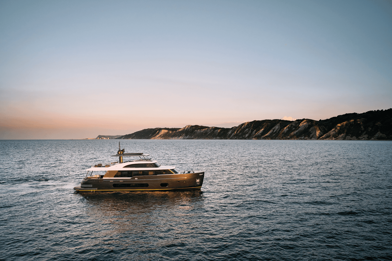 2025 Azimut Magellano 25M Image Thumbnail #1