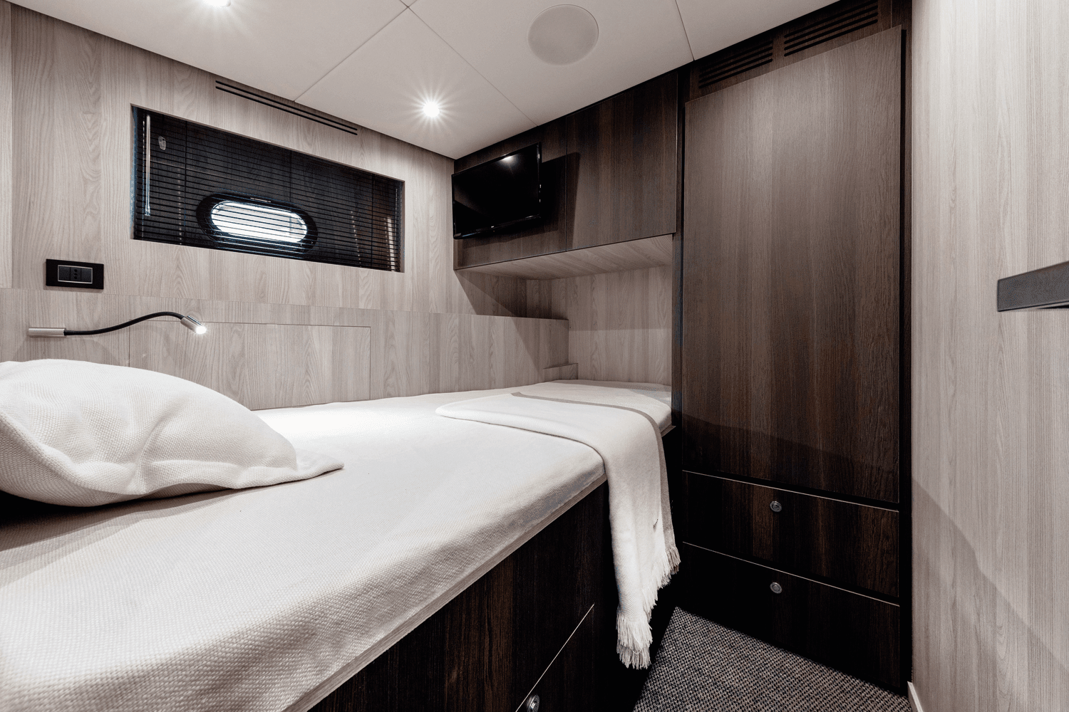 2026 Azimut Magellano 25M Image Thumbnail #35