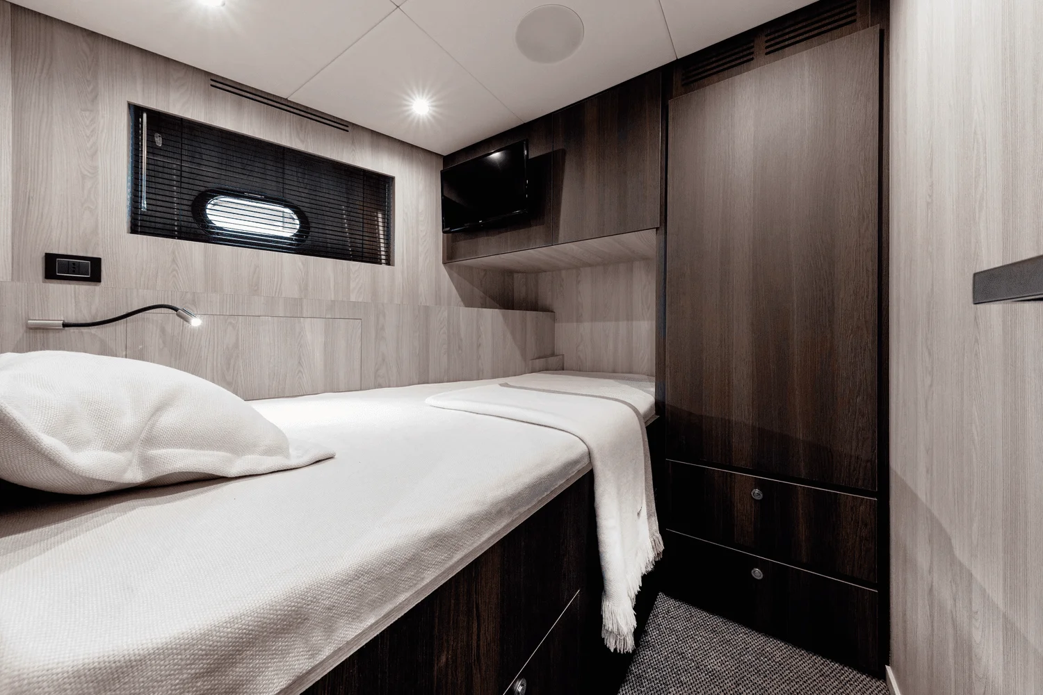 2026 Azimut Magellano 25M Image Thumbnail #35