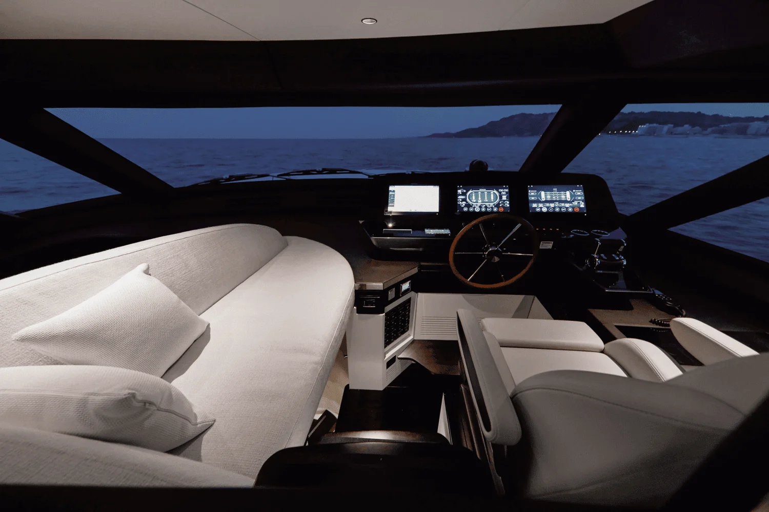 2026 Azimut Magellano 25M Image Thumbnail #16