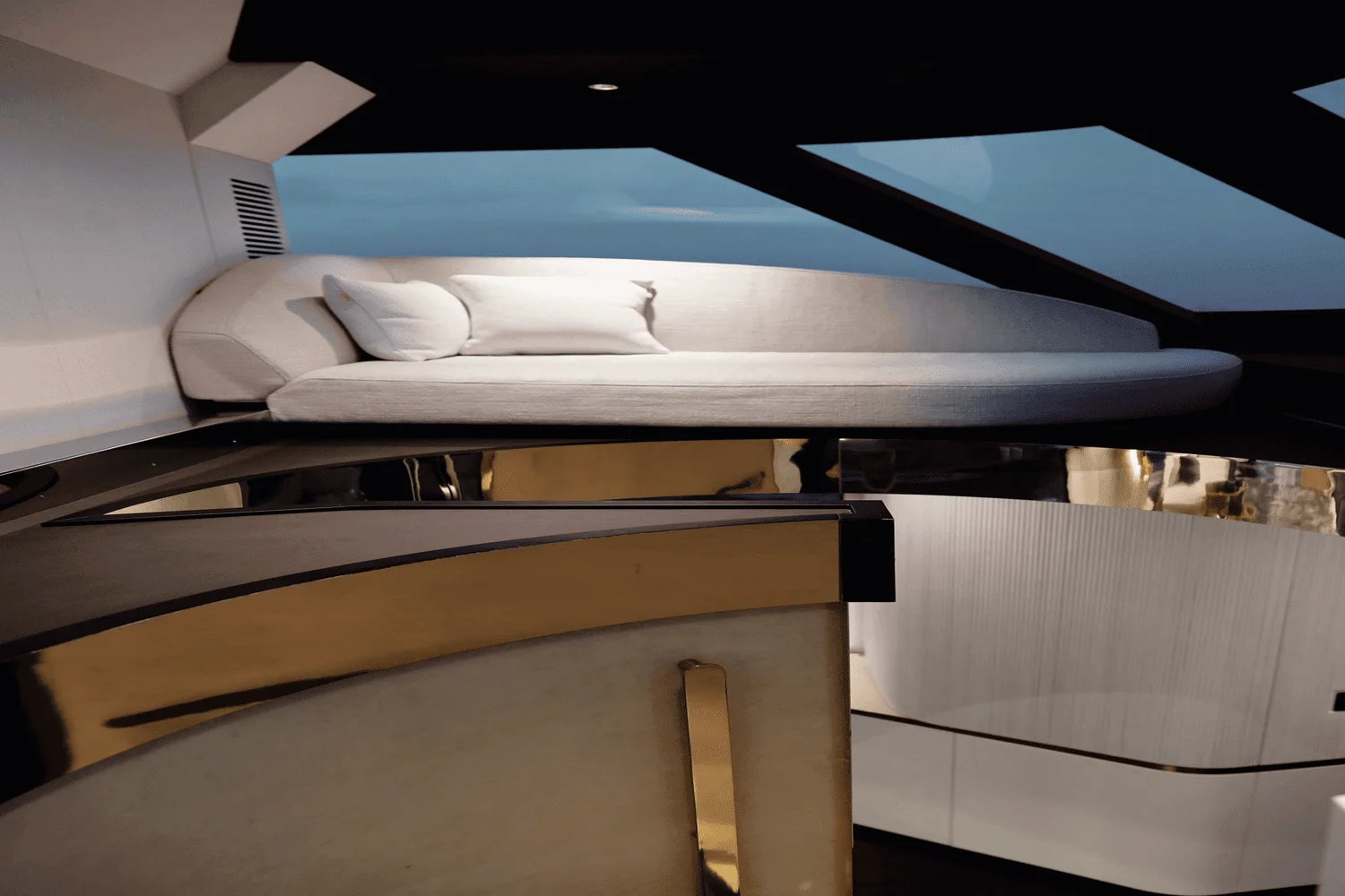 2026 Azimut Magellano 25M Image Thumbnail #14