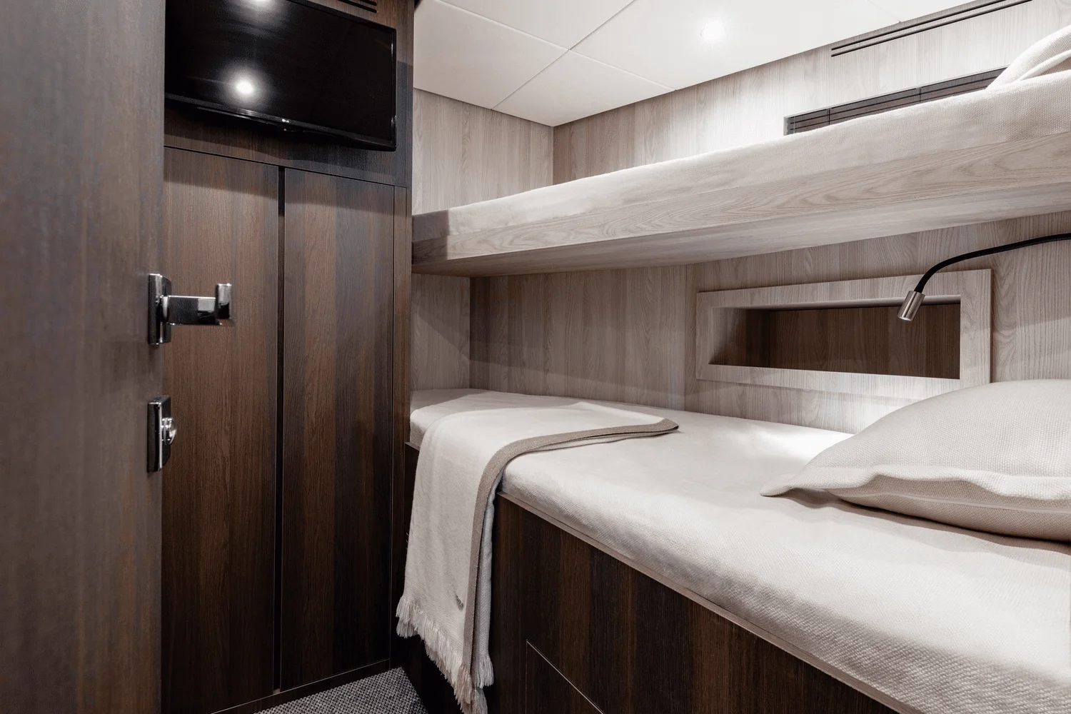 2026 Azimut Magellano 25M Image Thumbnail #34