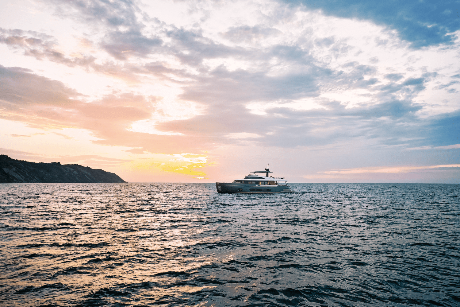 2026 Azimut Magellano 25M Image Thumbnail #6