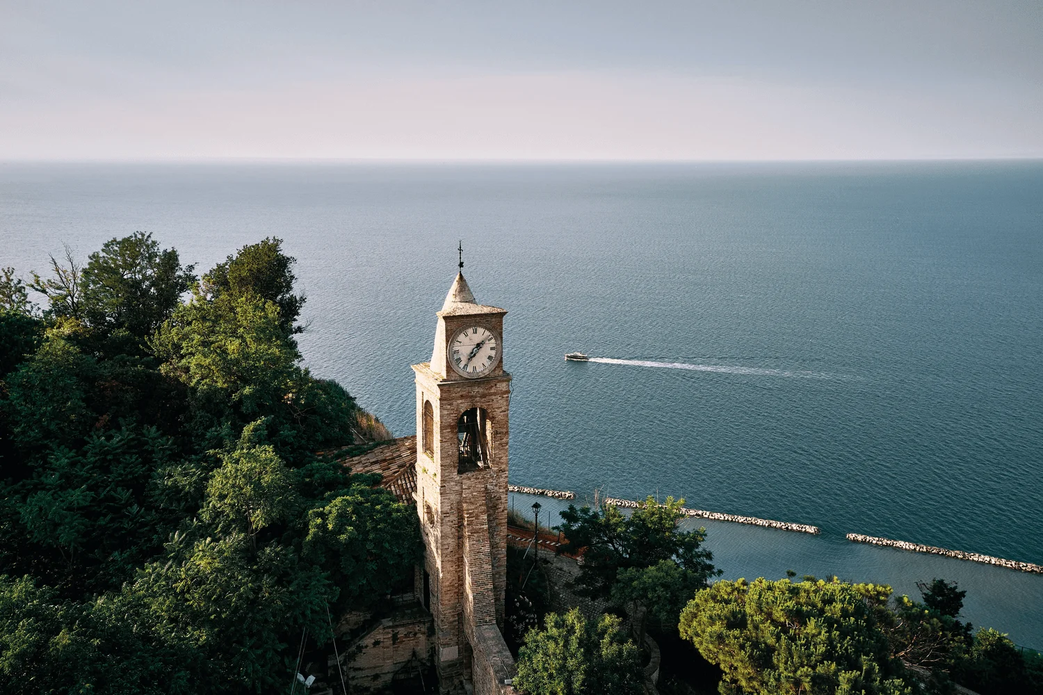 2026 Azimut Magellano 25M Image Thumbnail #7