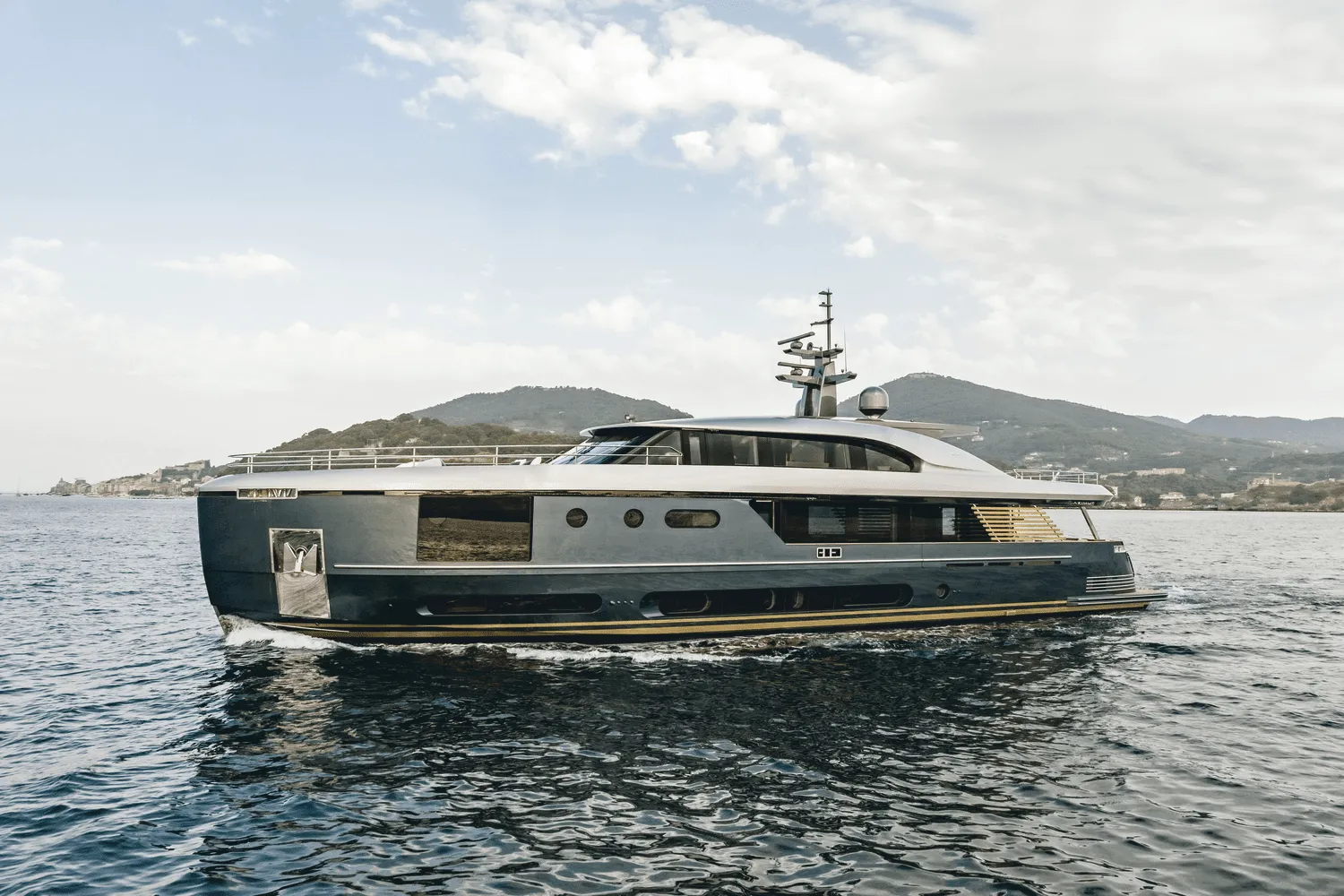 2025 Azimut
                                                             Magellano 30M Image Thumbnail #11