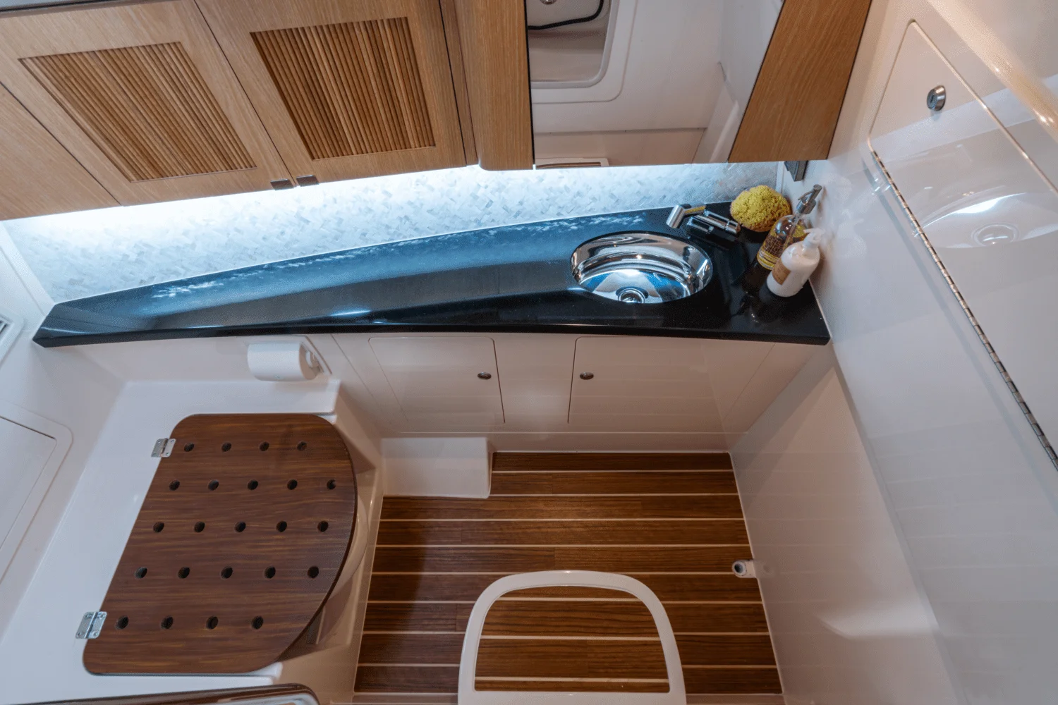 2026 Grady-White Freedom 345 Image Thumbnail #16