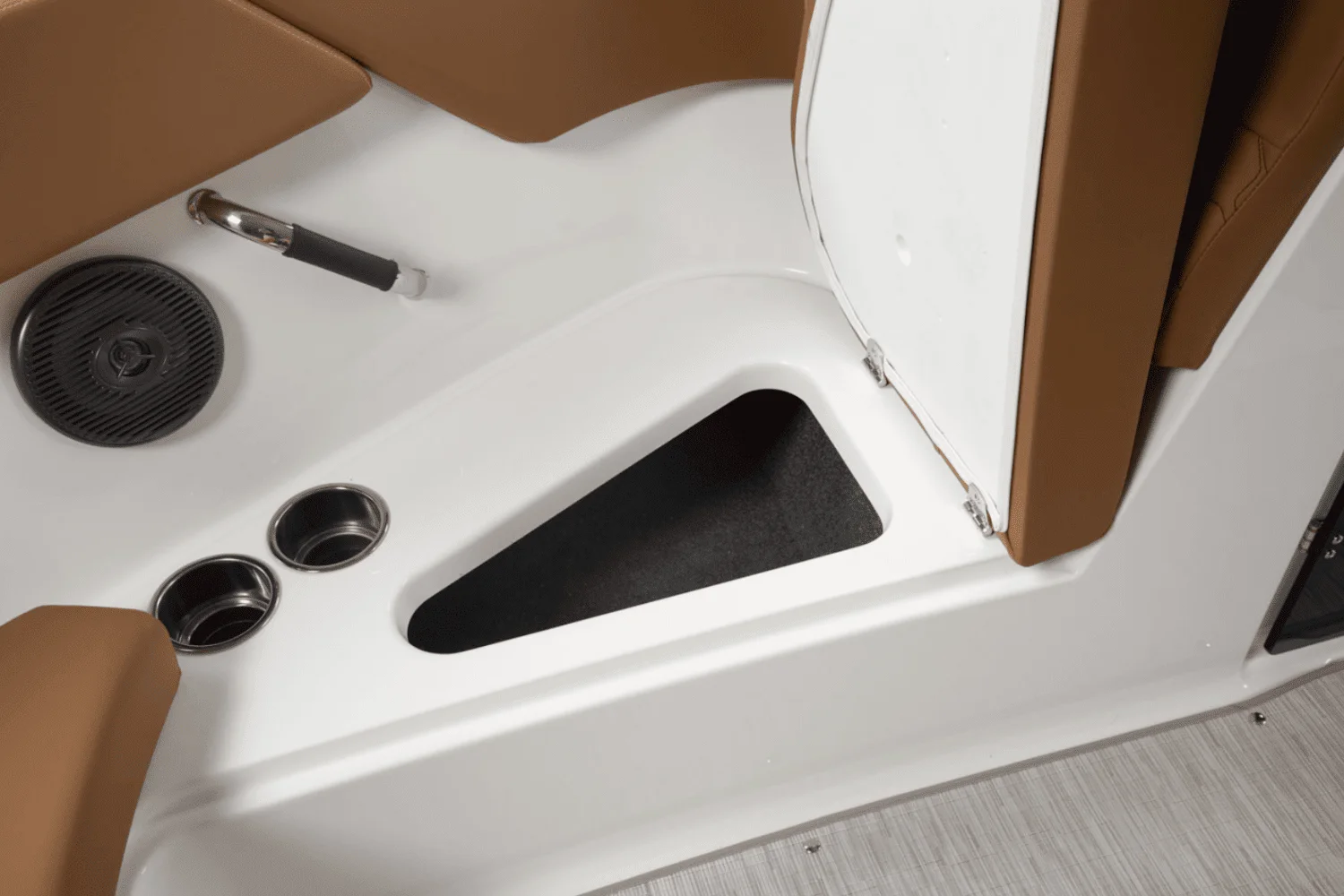 2025 Four Winns H1 Outboard Image Thumbnail #5