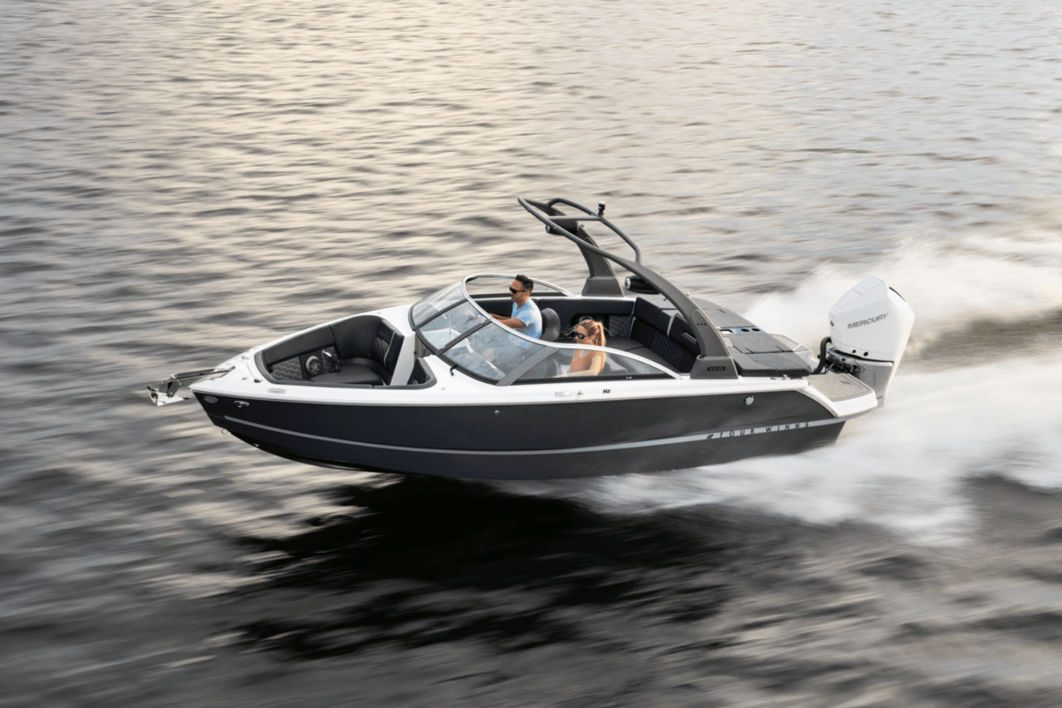 2025 Four Winns H2 Outboard Image Thumbnail #0