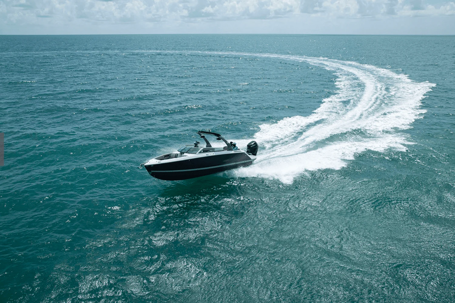 2025 Four Winns H6 Outboard Image Thumbnail #2