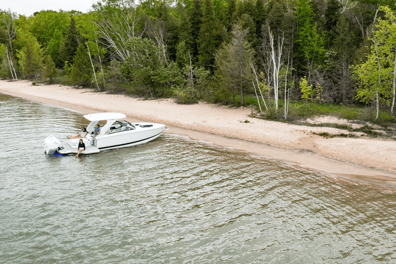 2025 Four Winns H9 Outboard Image Thumbnail #5