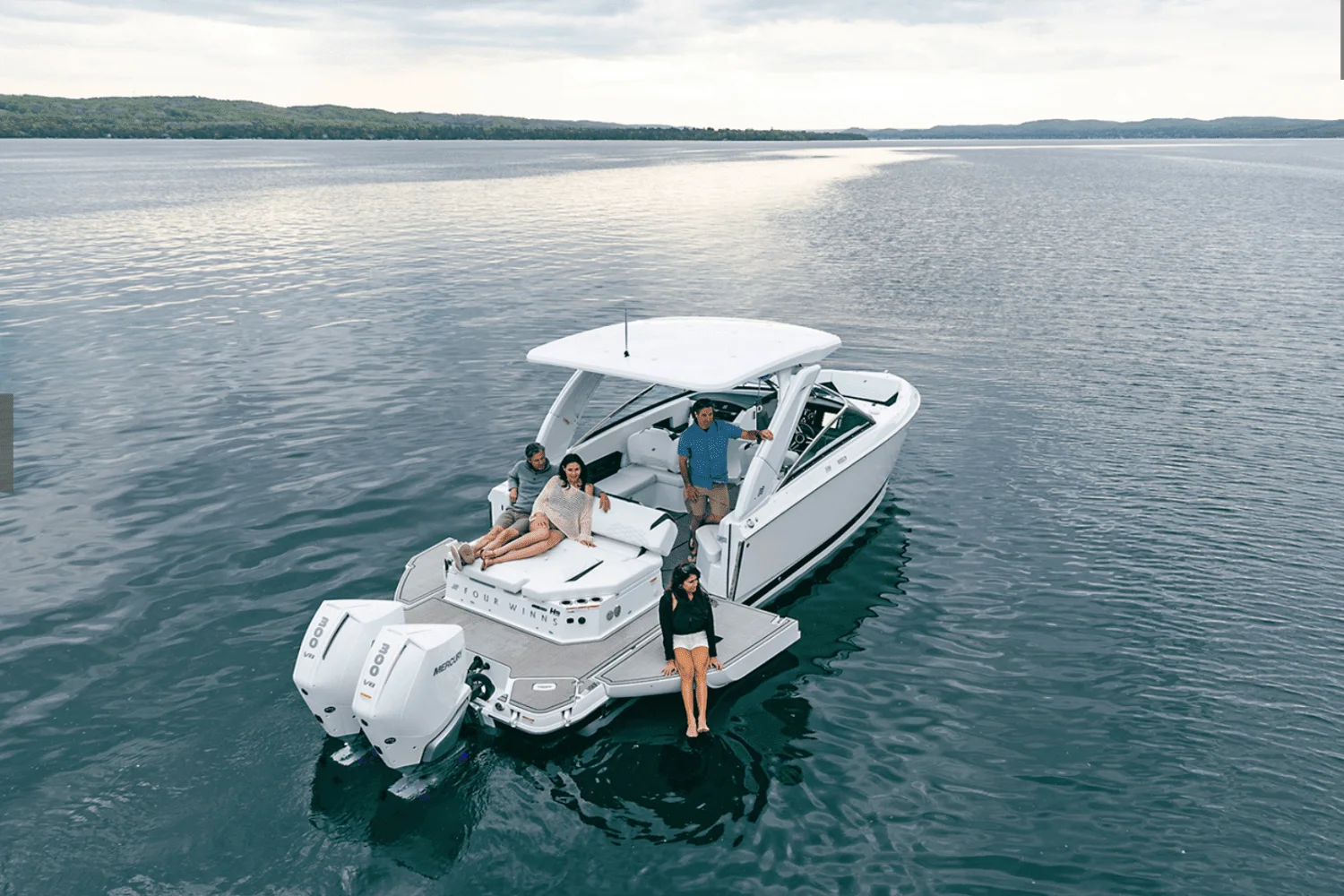 2025 Four Winns H9 Outboard Image Thumbnail #1