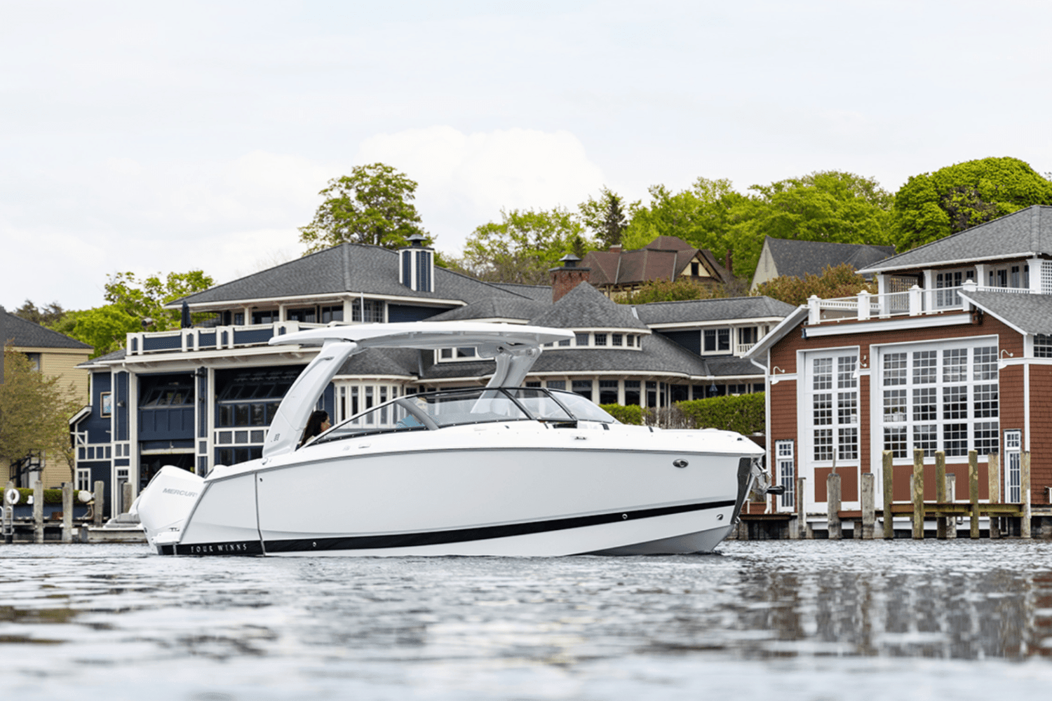 2025 Four Winns H9 Outboard Image Thumbnail #6