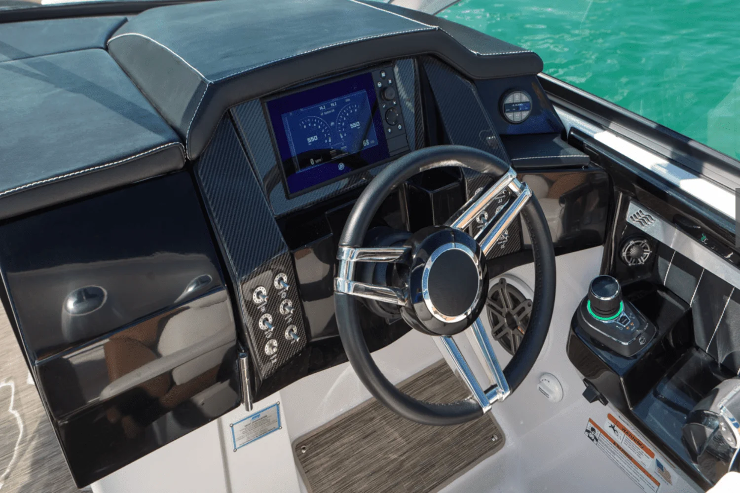 2025 Four Winns Horizon 290 Image Thumbnail #4