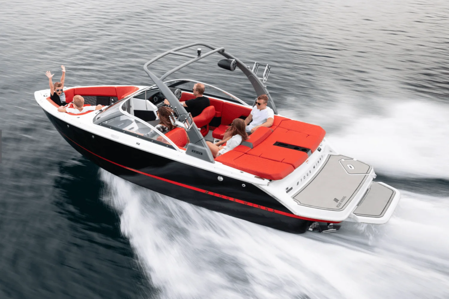 2025 Four Winns H2 Surf Image Thumbnail #3