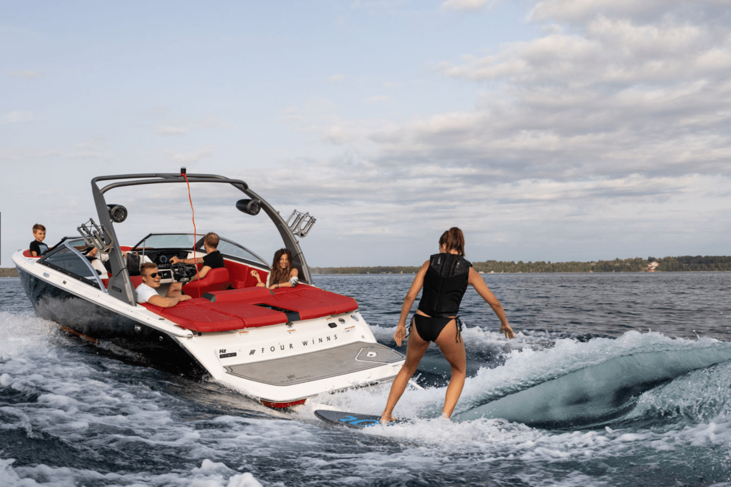 2025 Four Winns H2 Surf Image Thumbnail #6