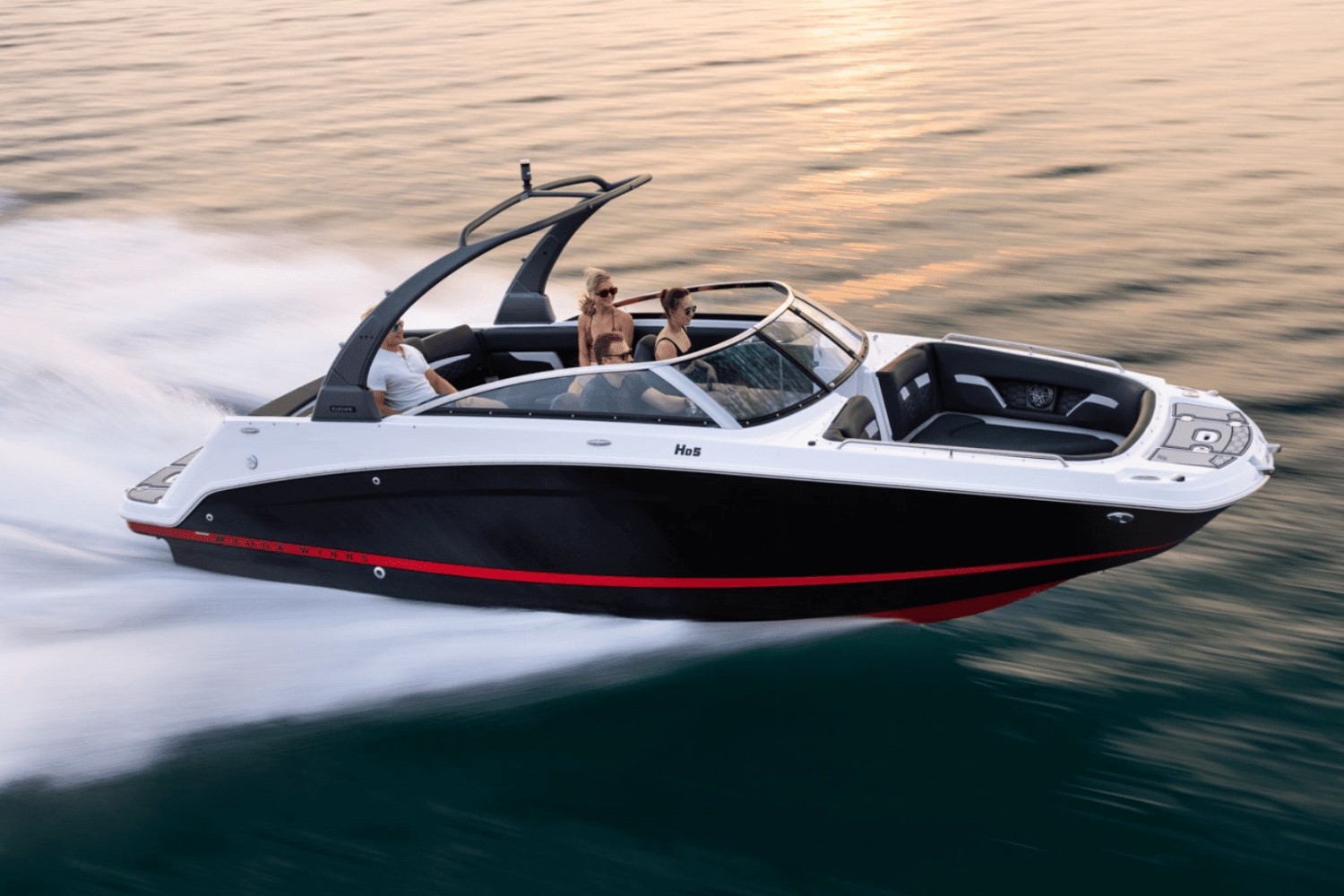 2025 Four Winns HD5 Surf Image Thumbnail #0