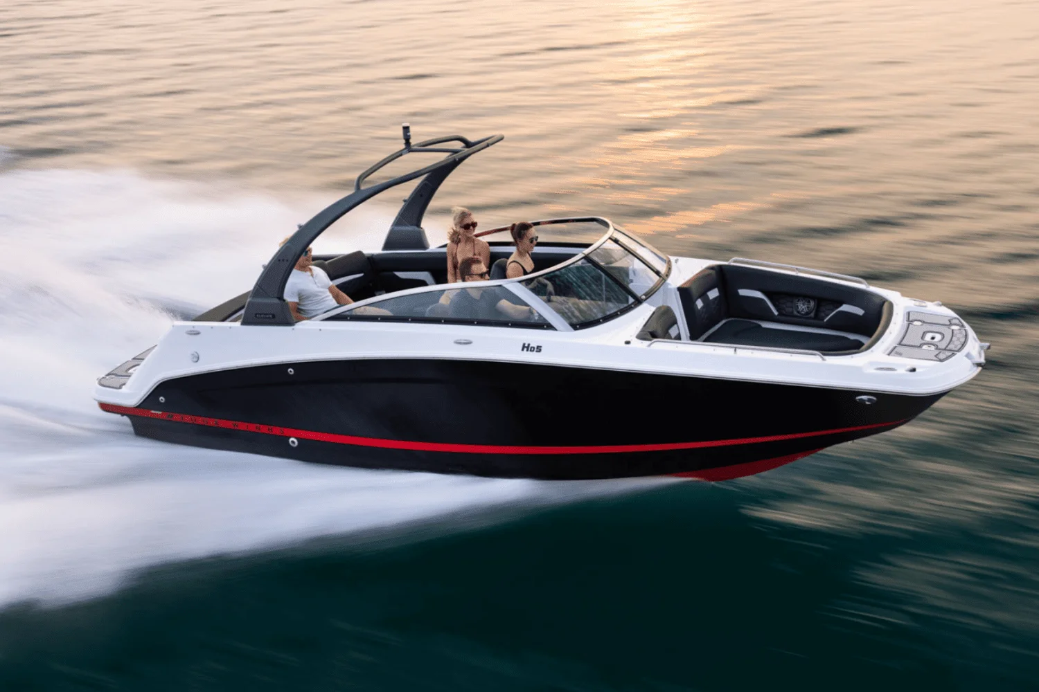 2025 Four Winns HD5 Surf Image Thumbnail #0