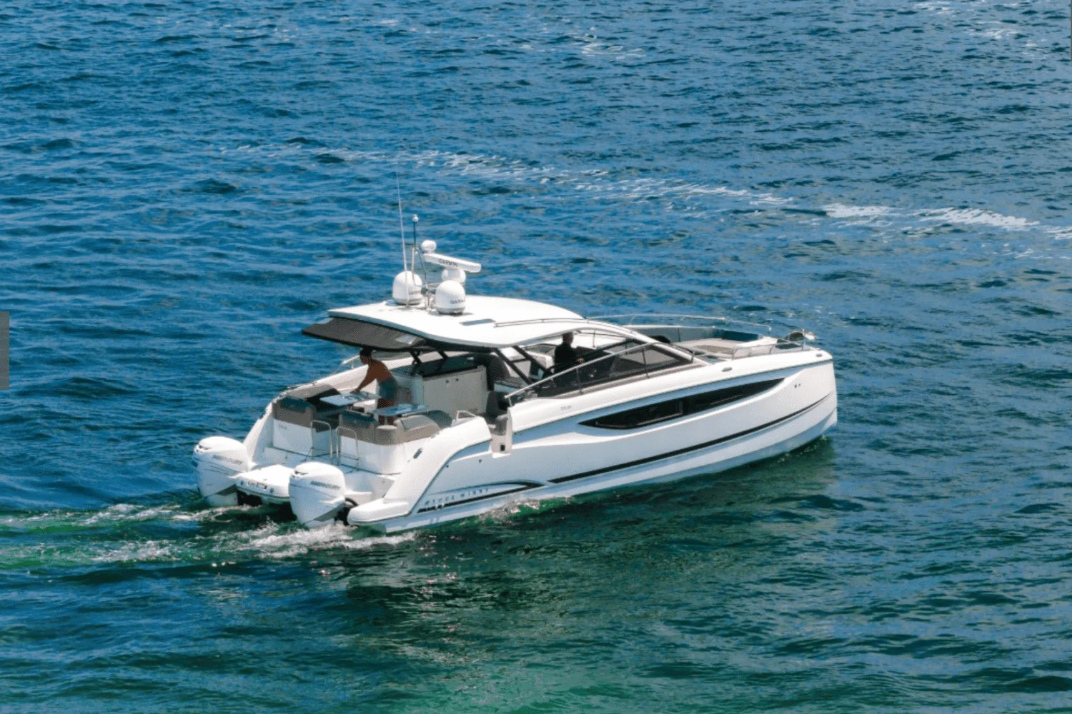 2025 Four Winns TH36 Image Thumbnail #2