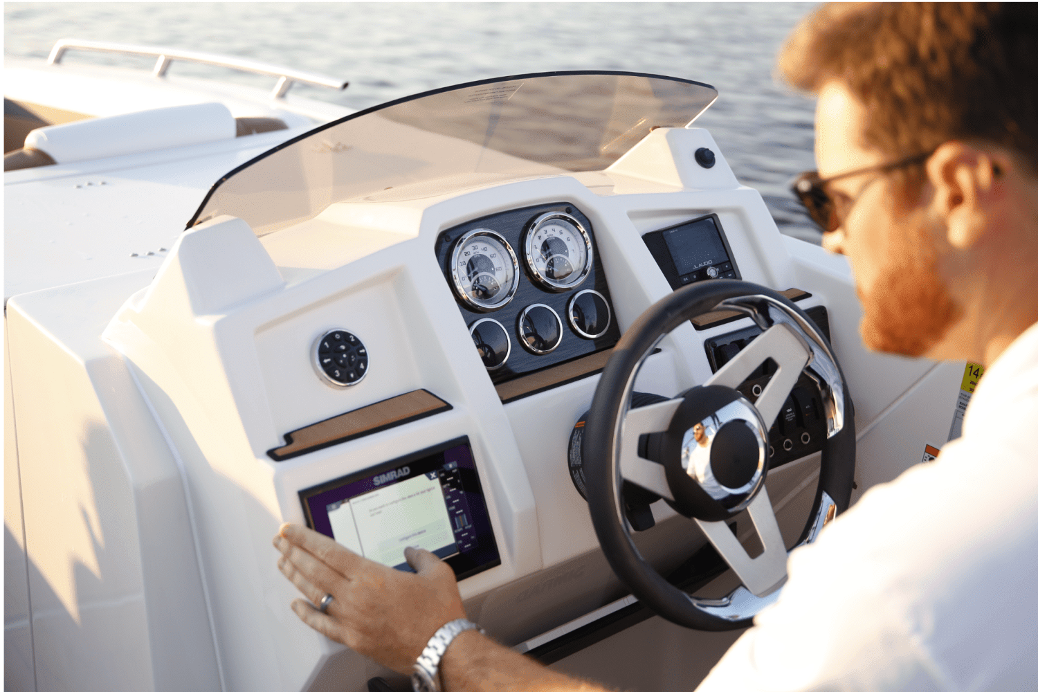 2025 Starcraft SVX Outboard Image Thumbnail #4