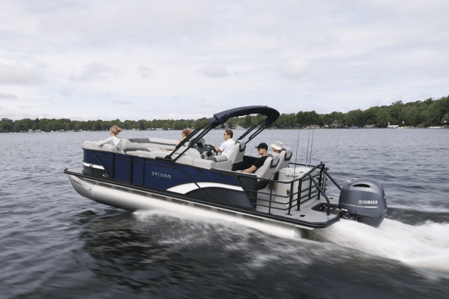 2025 Sylvan L Series Image Thumbnail #15