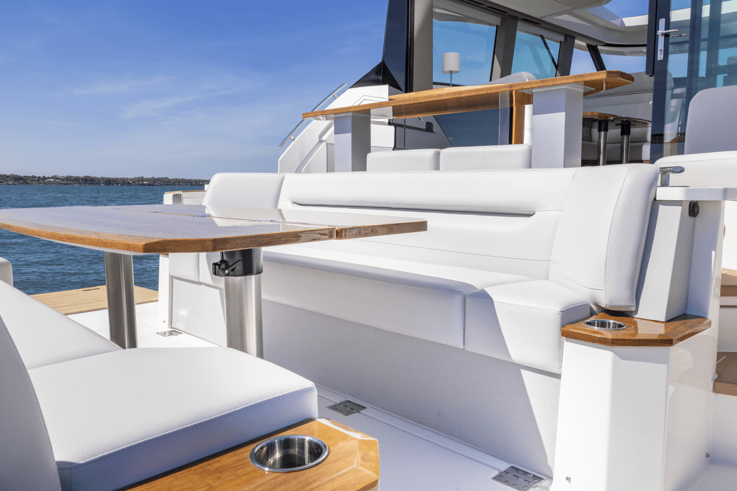 2025 Tiara Yachts EX 54 Image Thumbnail #8