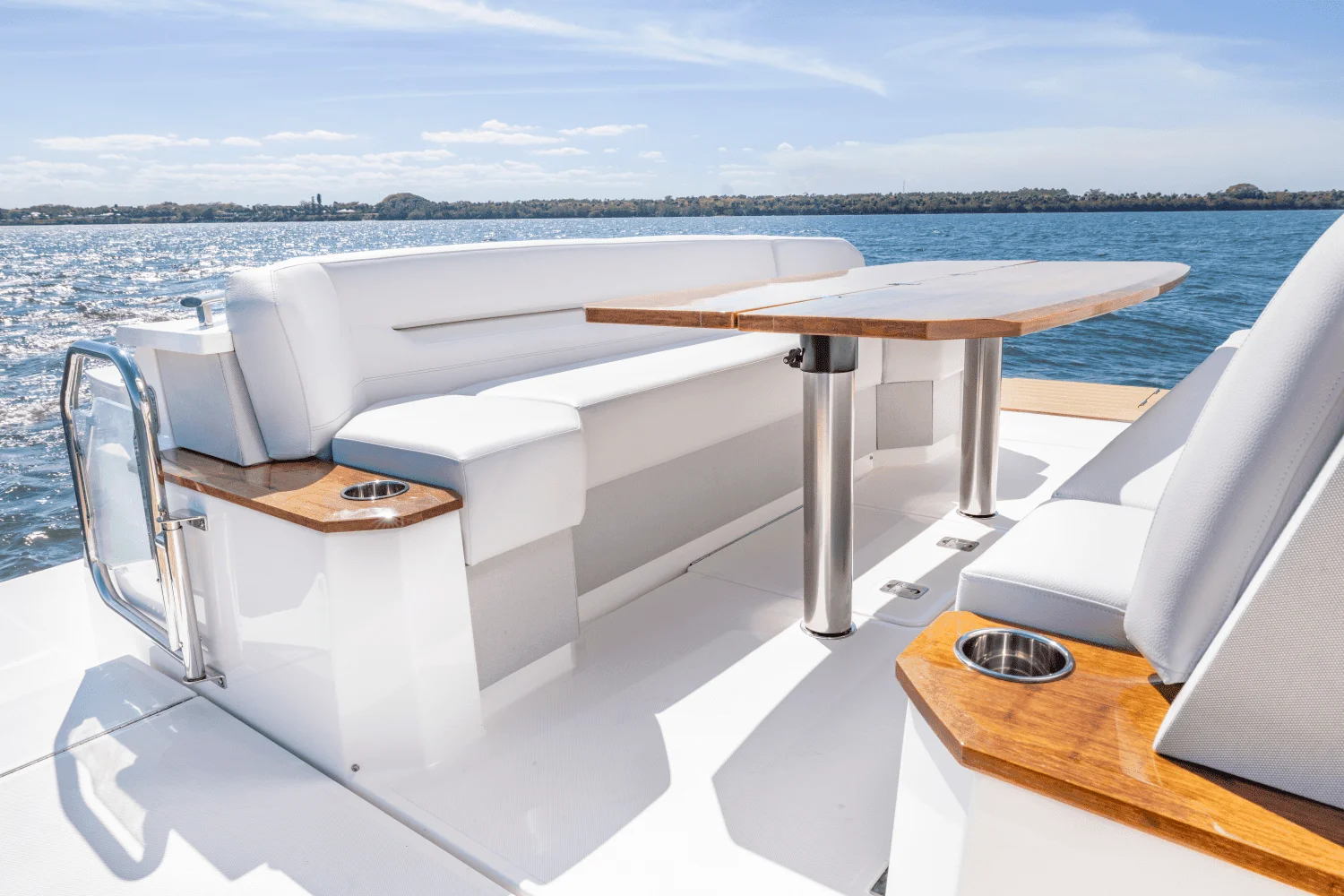 2025 Tiara Yachts EX 54 Image Thumbnail #7