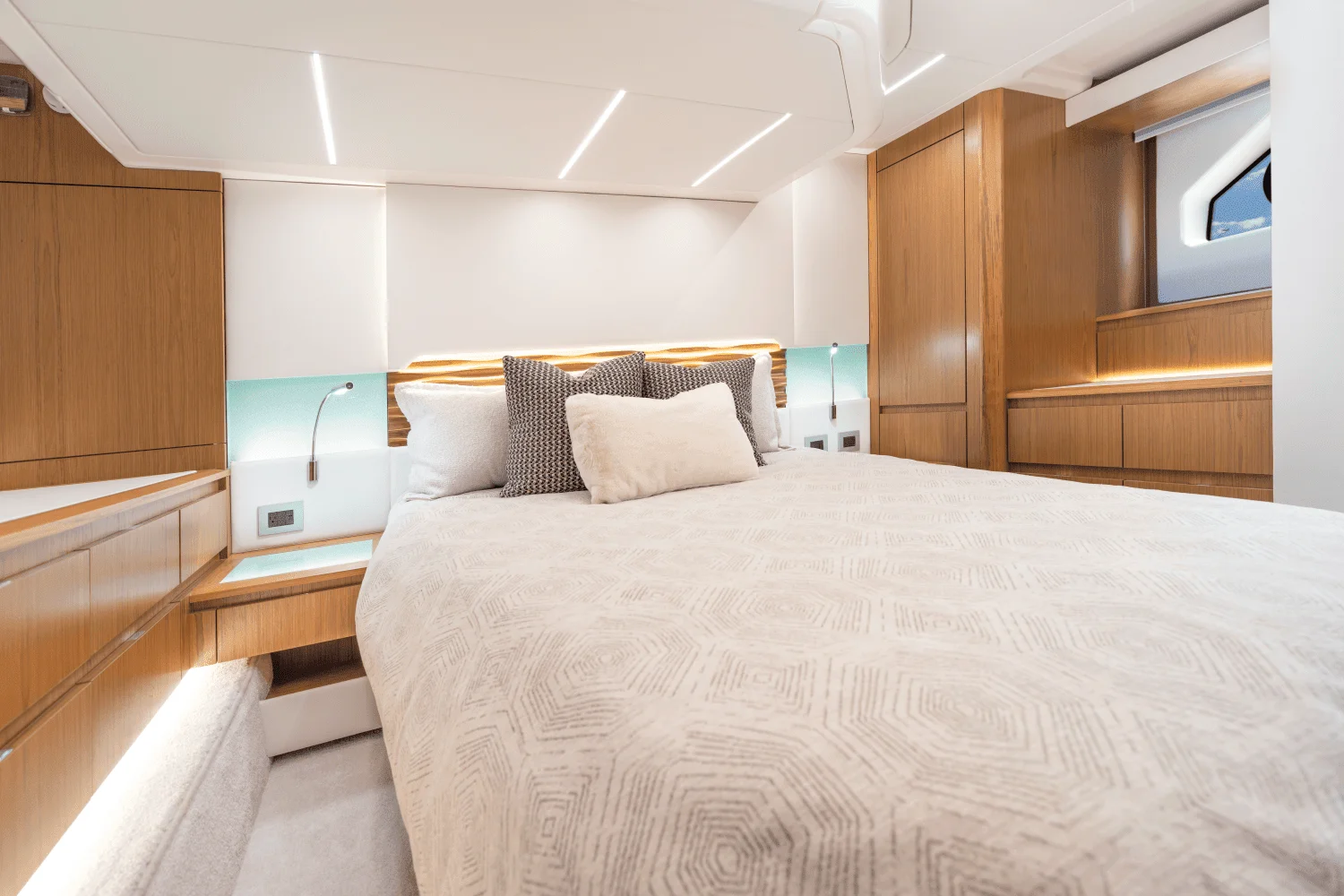 2025 Tiara Yachts EX 54 Image Thumbnail #42